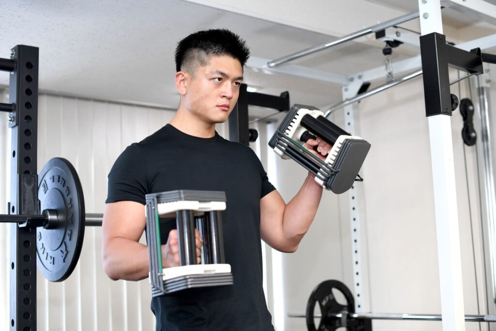 マッチョ体型に似合うブランド！筋肉質な男性におすすめのファッション