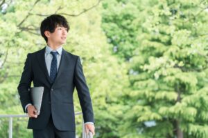 体型に合ったスーツの選び方！理想のシルエットと着こなしのポイント