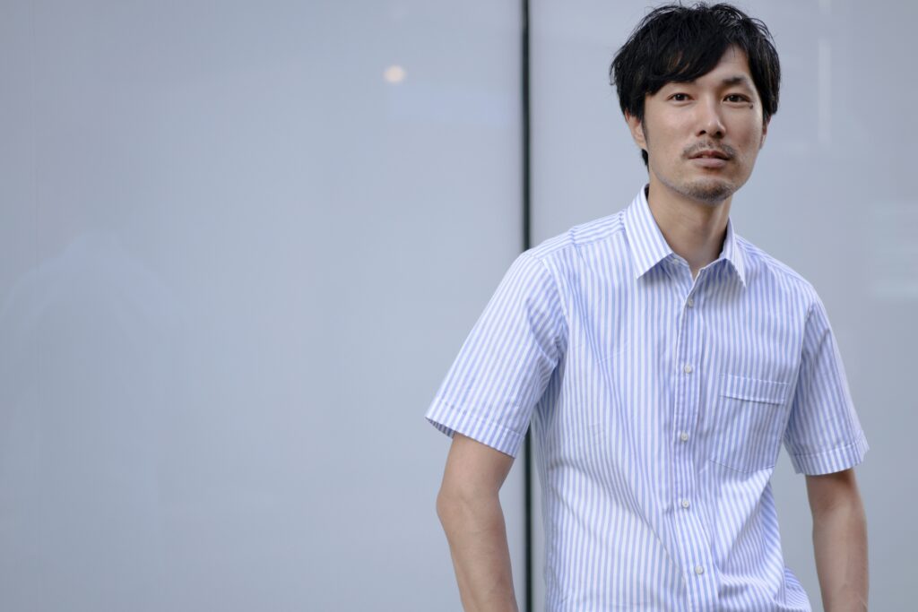 40代メンズにおすすめの半袖シャツコーデとは？大人の品格と清潔感を両立する選び方